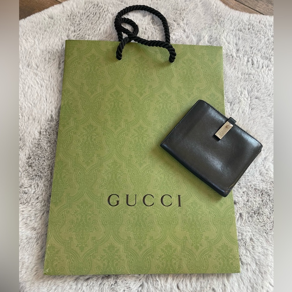 Authentic Gucci black leather wallet